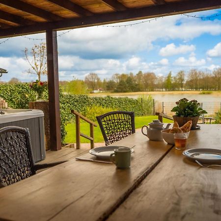 Drents Genieten - Lavendelheide Met Uitzicht Op Het Water Erm Eksteriør bilde
